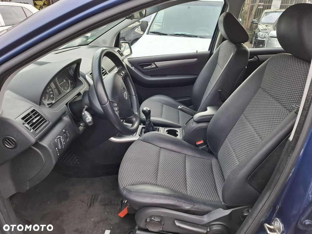 Mercedes-Benz Klasa A 180 CDI Avantgarde - 30