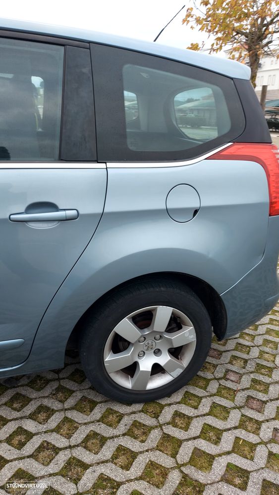 Peugeot 5008 - 9
