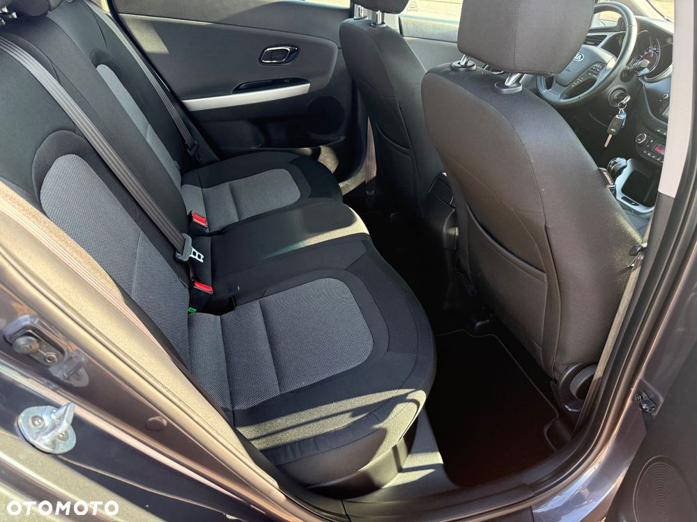 Kia Ceed 1.4 CVVT Dream-Team Edition - 11