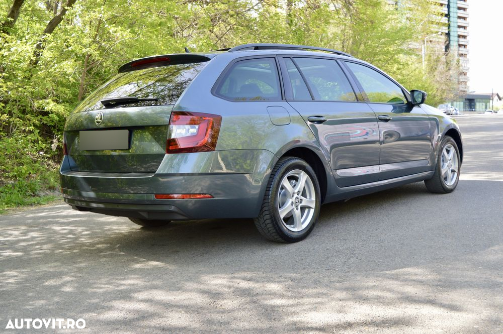 Skoda Octavia 2.0 TDI Style - 6