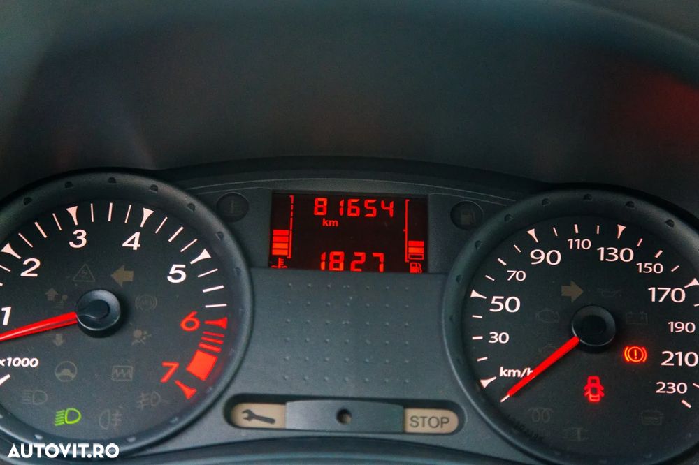 Renault Clio III 1.2 16V Authentique - 8