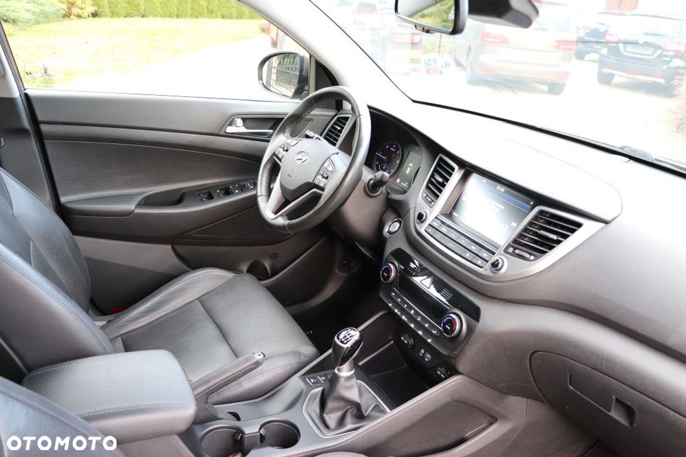 Hyundai Tucson 1.7 CRDI BlueDrive Style 2WD - 5