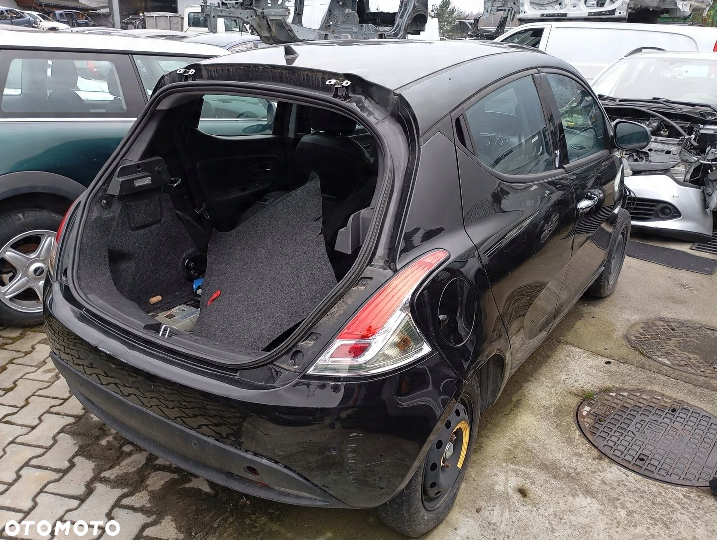 Lancia Chrysler Ypsilon 3 III 312 2011- DRZWI TYŁ PRAWE 876 NERO CARBONIO - 2