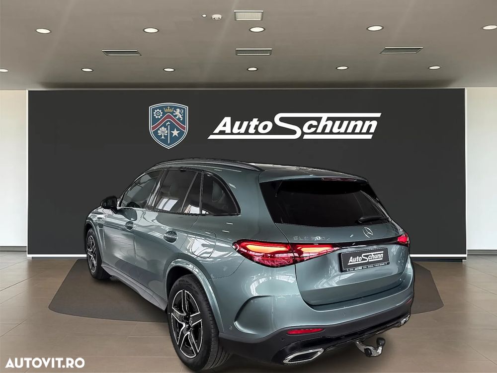 Mercedes-Benz GLC 300 e 4Matic 9G-TRONIC AMG Line Advanced - 8