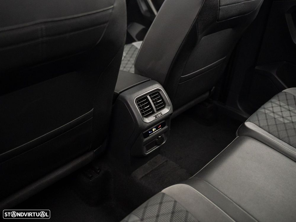 VW Tiguan Allspace 2.0 TDI R-Line DSG - 47