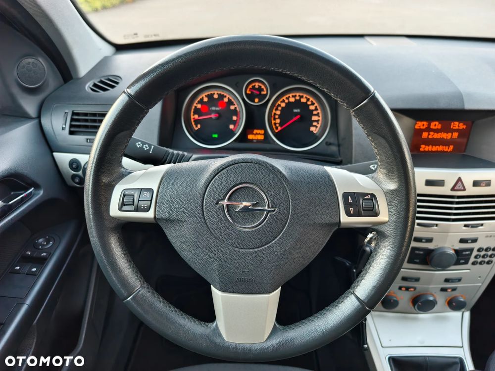 Opel Astra 1.6 Essentia - 11