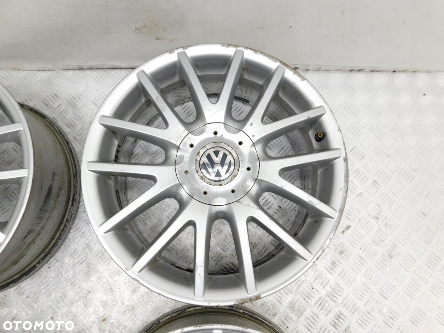 FELGI ALUMINIOWE 5x112 7Jx17 - VW GOLF V PASSAT B6 TOURAN CADDY JETTA - 4