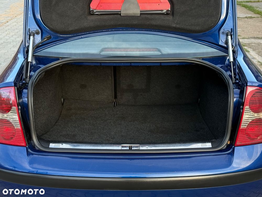 Volkswagen Passat 1.9 TDI Trendline - 9