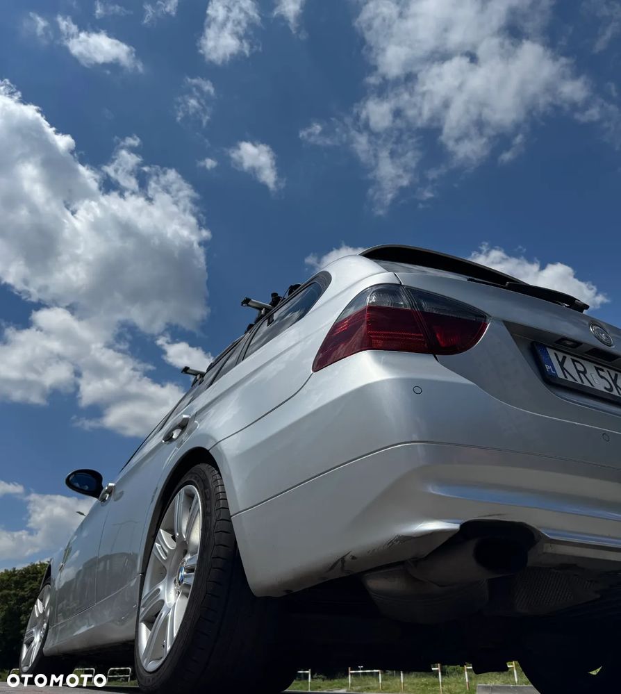 BMW Seria 3 320d DPF Touring - 13