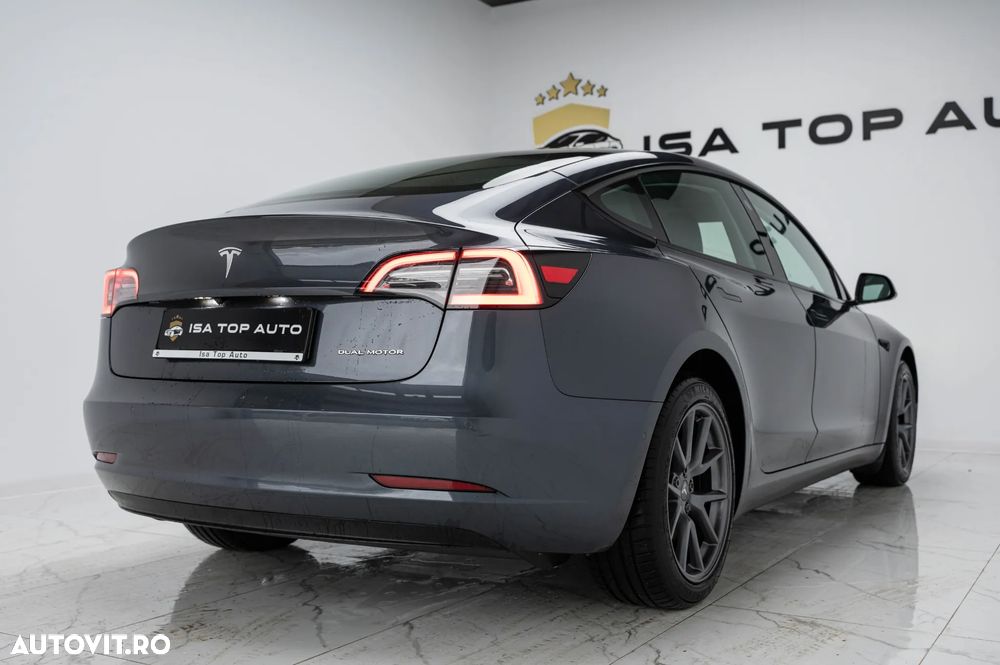 Tesla Model 3 Long Range AWD Premium - 31