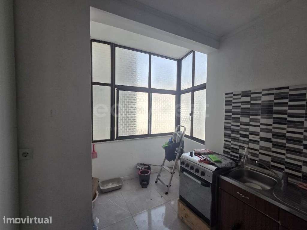 Apartamento no centro do Barreiro para renovar - Grande imagem: 3/4