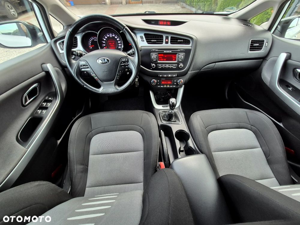 Kia Ceed 1.6 GDI Fifa World Cup Edition - 17