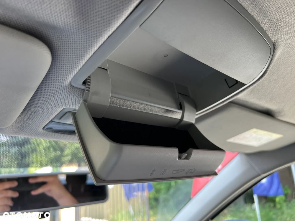 Skoda Fabia 1.0 TSI Style Color DSG - 32