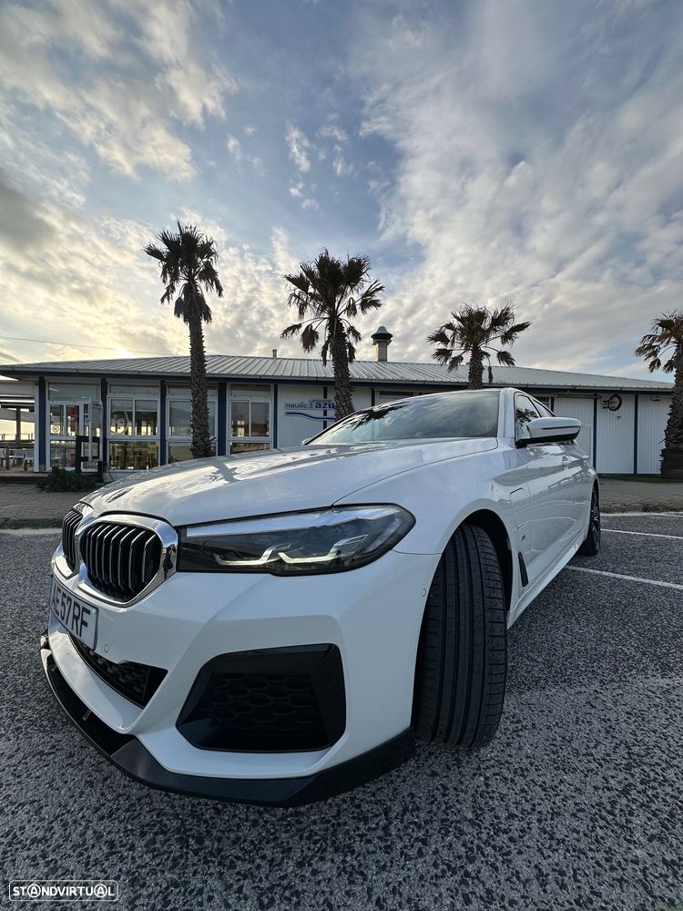 BMW 530 e Pack Desportivo M - 3
