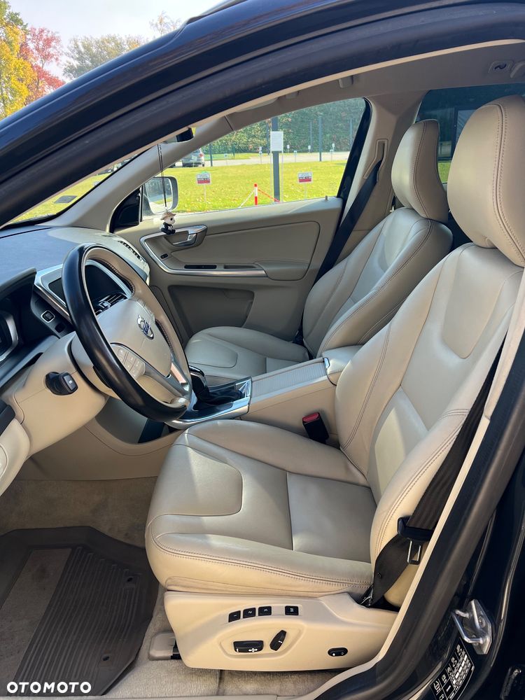 Volvo XC 60 D4 AWD Summum - 12