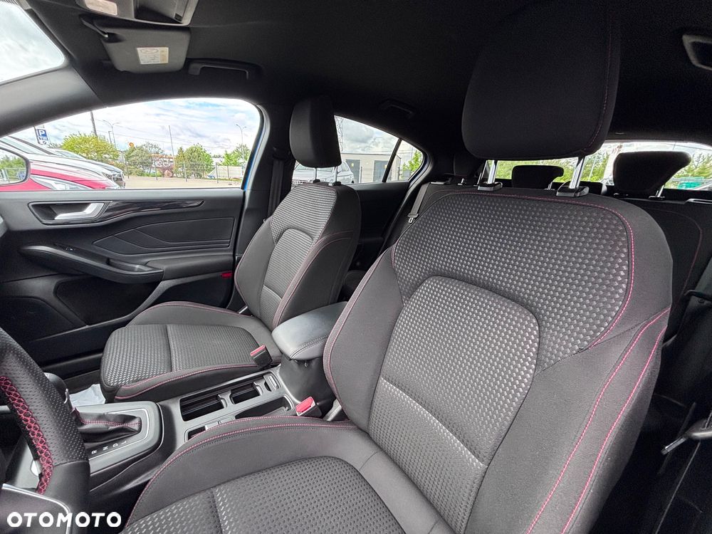Ford Focus 1.0 EcoBoost mHEV ST-Line X - 31