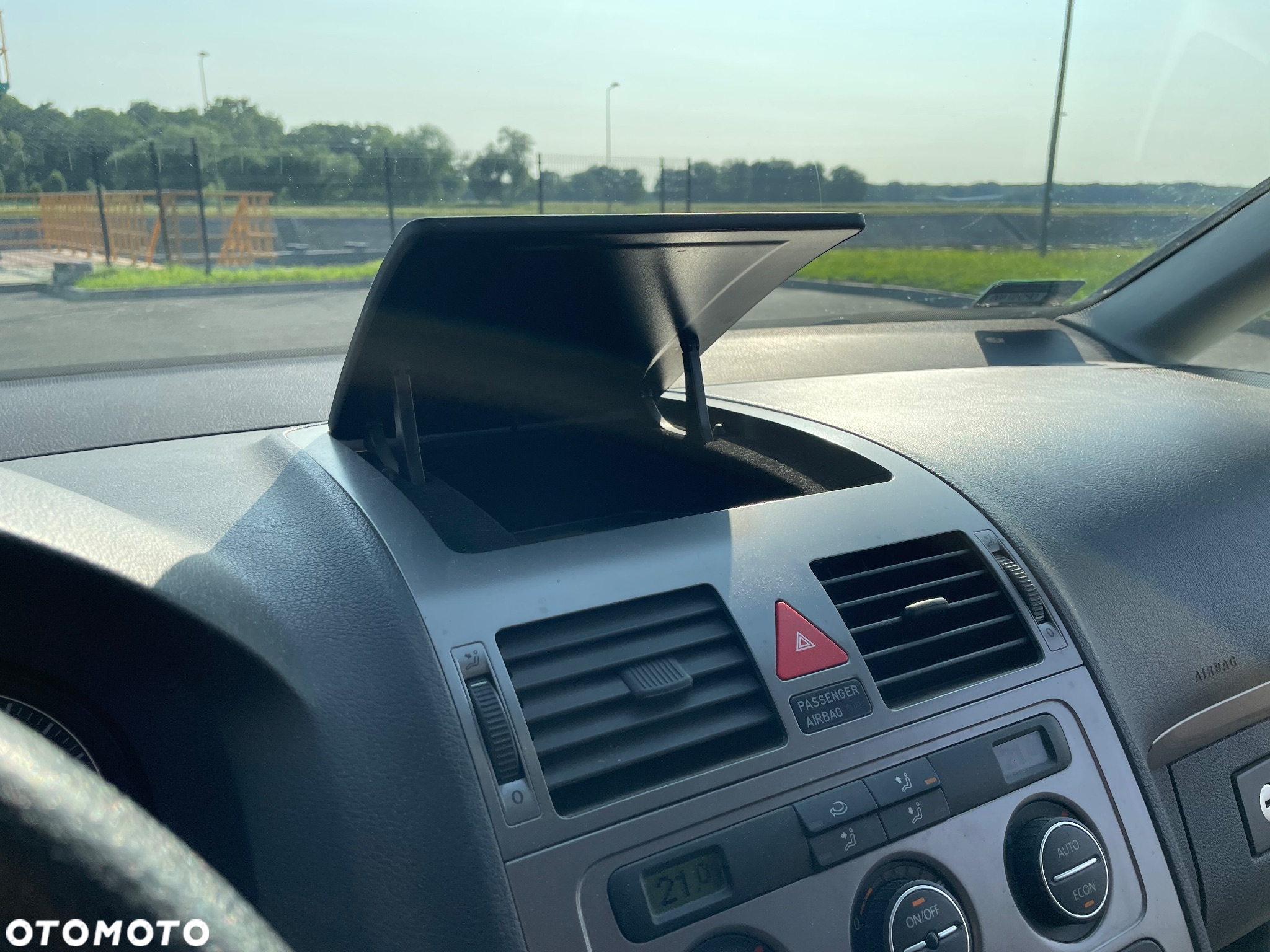 Volkswagen Touran - 24