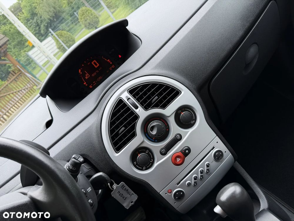 Renault Modus 1.6 16V ESP Privilege - 22