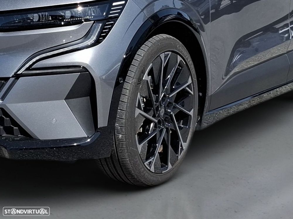 Renault Mégane E-Tech - 4
