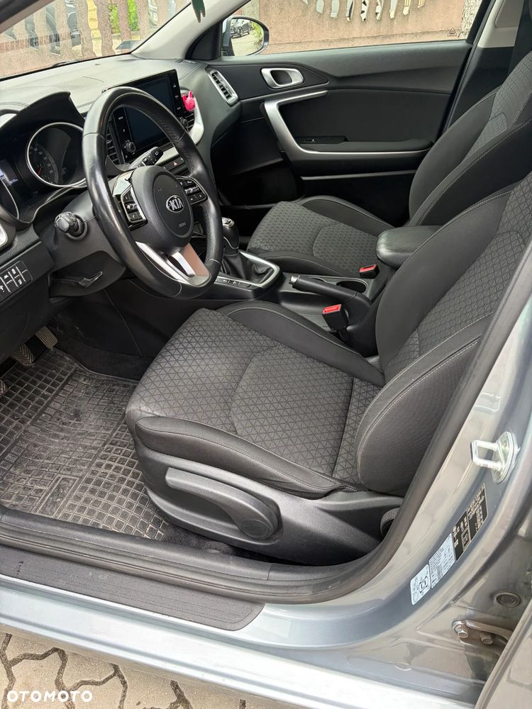 Kia Ceed 1.6 CRDi mHEV M - 8