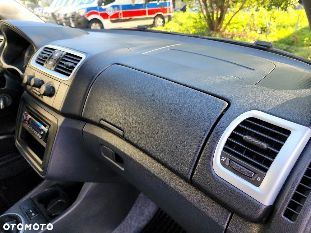 Skoda Fabia 1.2 HTP Ambiente - 24