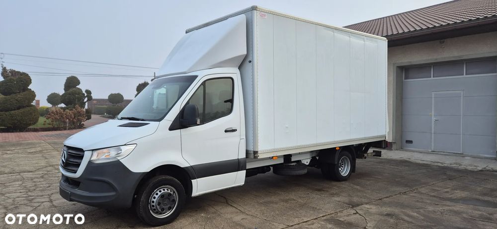 Mercedes-Benz Sprinter - 2