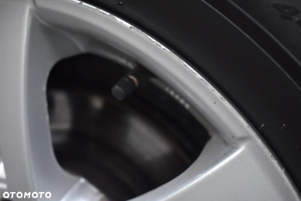 Mazda 3 1.6 Active + - 7