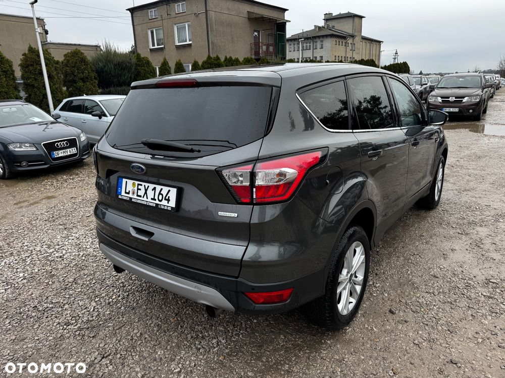 Ford Kuga 1.5 EcoBoost 2x4 Titanium - 6