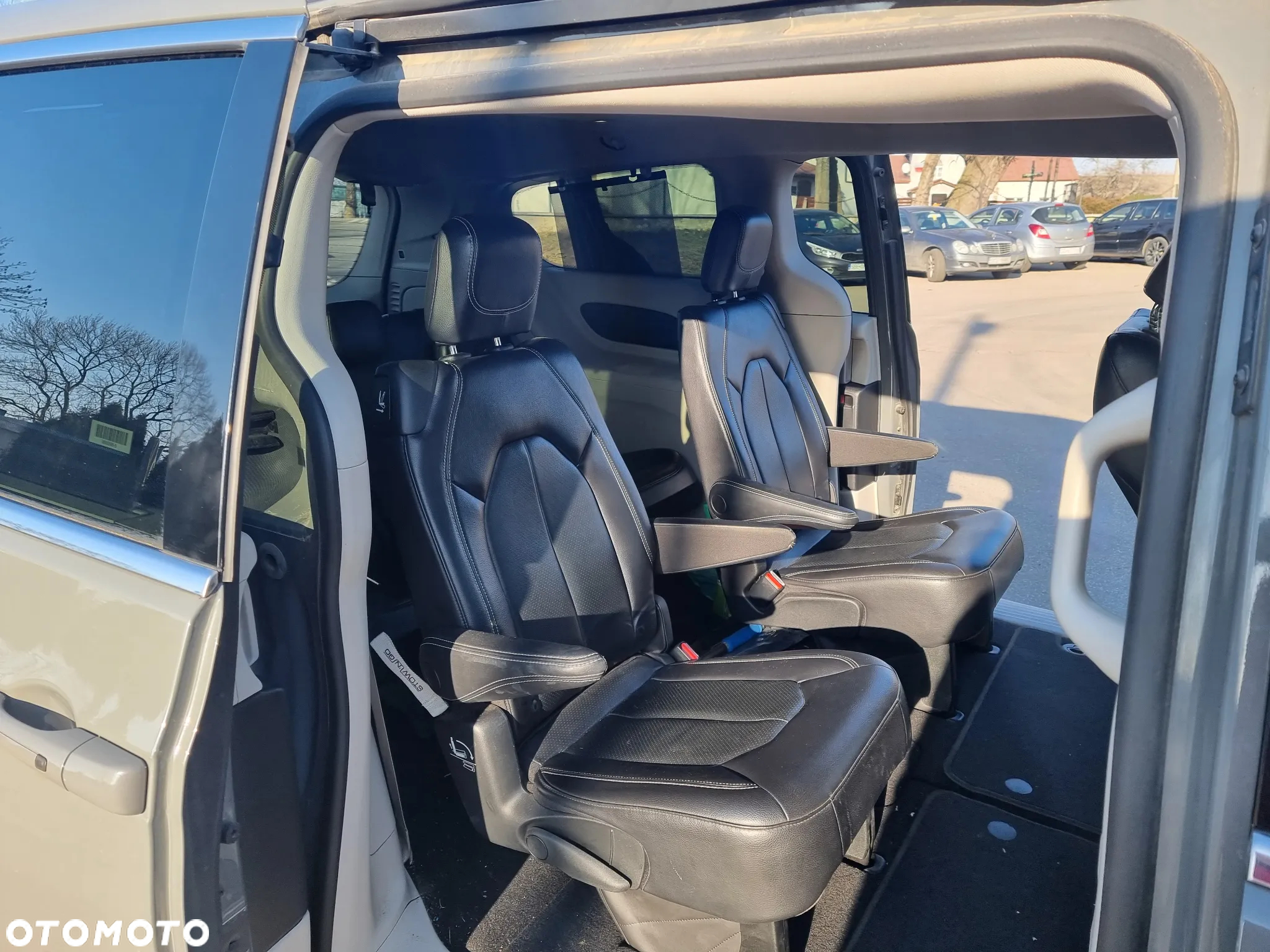 Chrysler Pacifica - 21