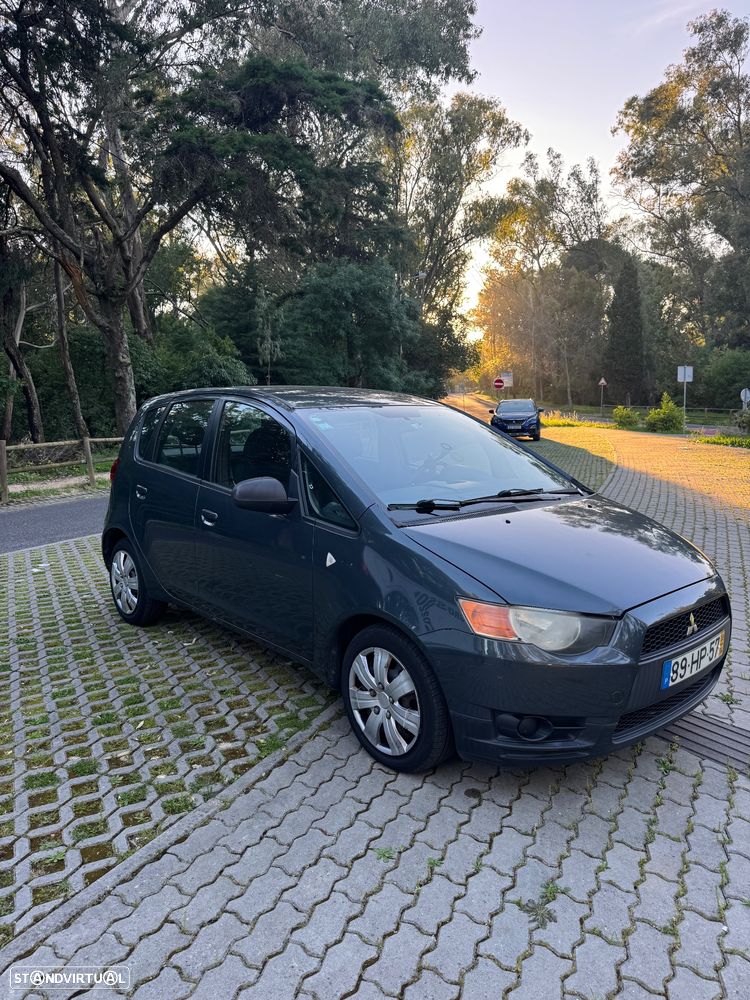 Mitsubishi Colt - 12