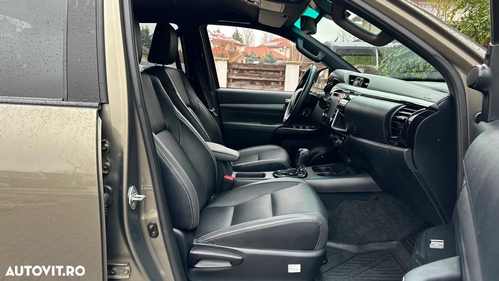 Toyota Hilux 2.8D 204CP 4x4 Double Cab AT Invincible Color Edition - 15