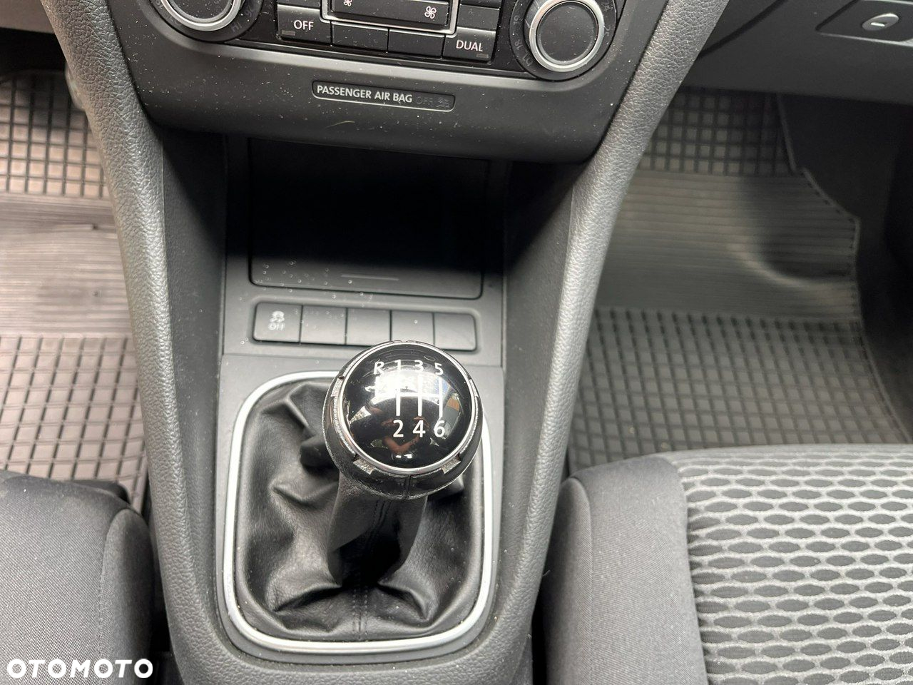 Volkswagen Golf - 16