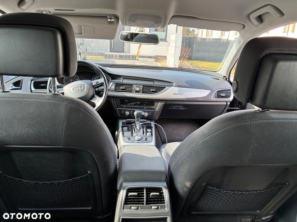 Audi A6 Avant - 16