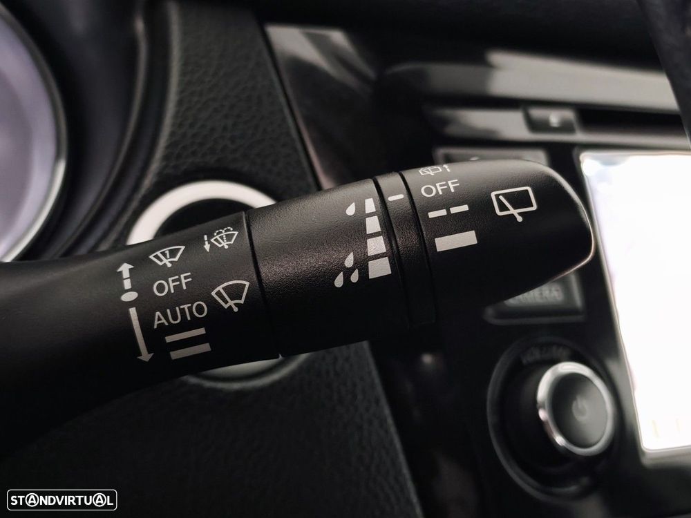 Nissan Qashqai 1.5 dCi N-Connecta 18 - 26