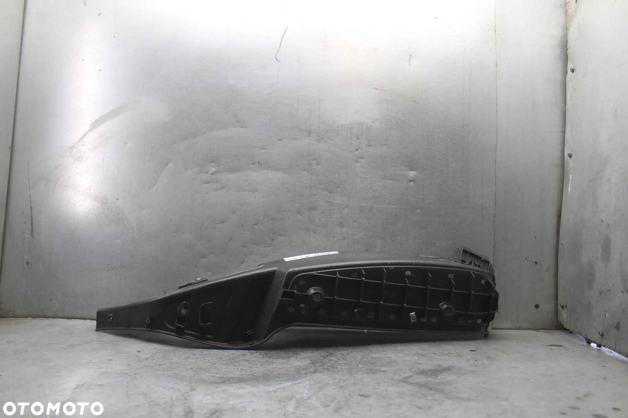 Piaggio MP3 125 250 400 podłoga podest lewa wypełnienie - 4