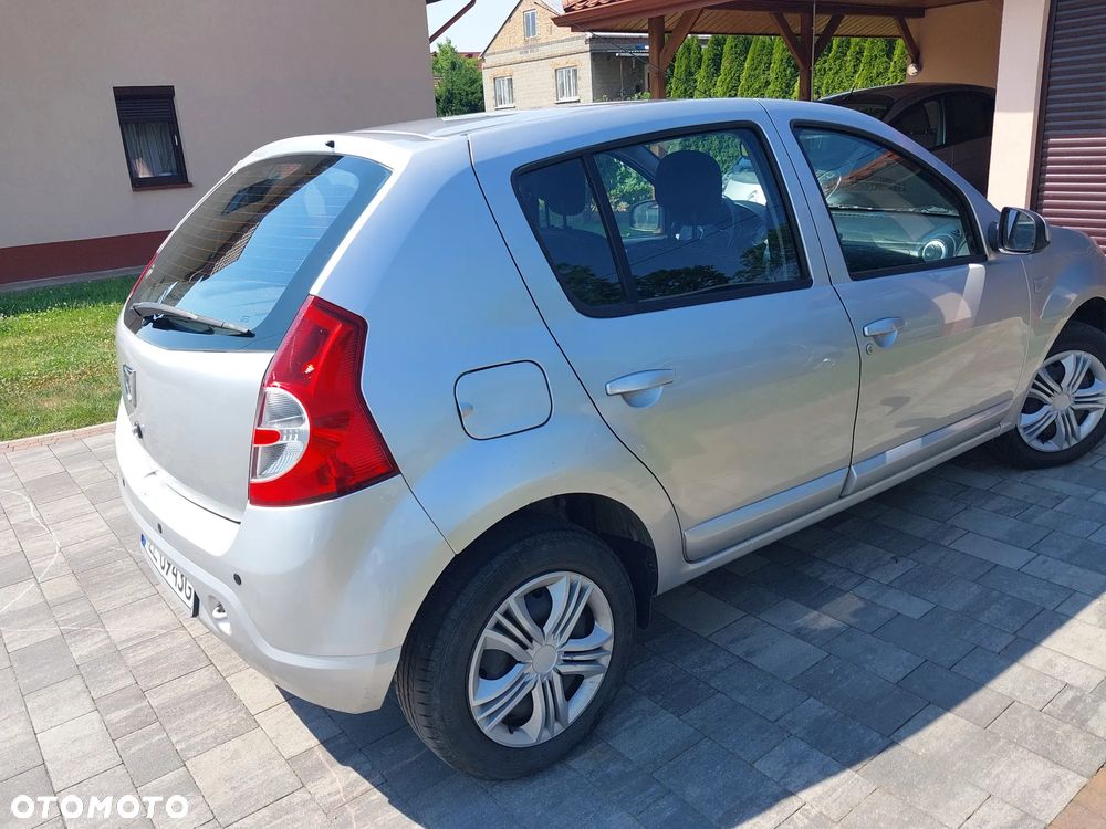 Dacia Sandero 1.2 16V 75 Laureate - 4