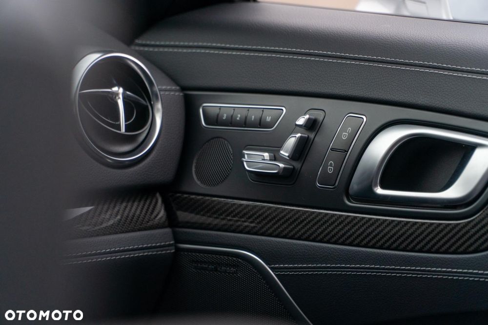 Mercedes-Benz SL 63 AMG - 29