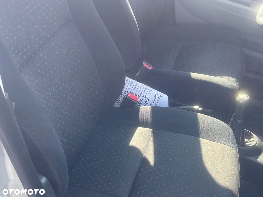 Daihatsu Sirion 1.3 - 8