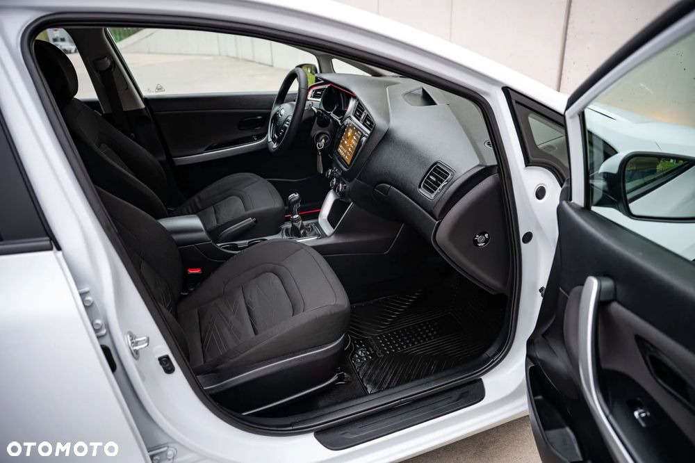 Kia Ceed - 34