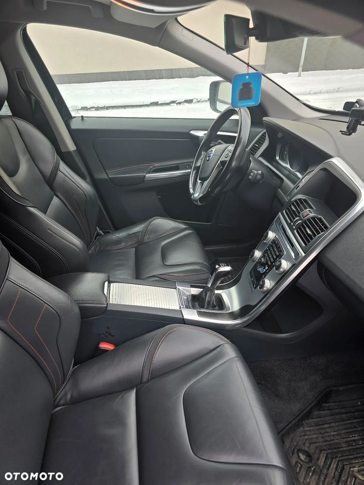 Volvo XC 60 D4 Drive-E Ocean Race - 13