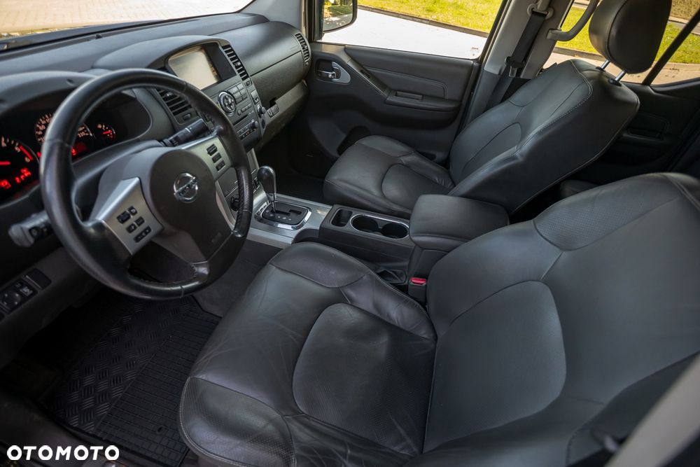 Nissan Navara 3.0 D V6 Platinum Long EU5 - 31