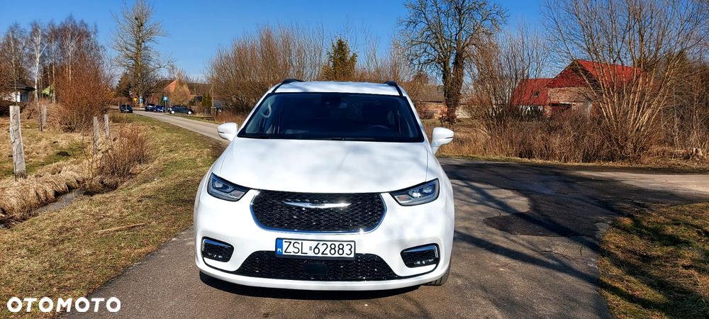 Chrysler Pacifica - 2