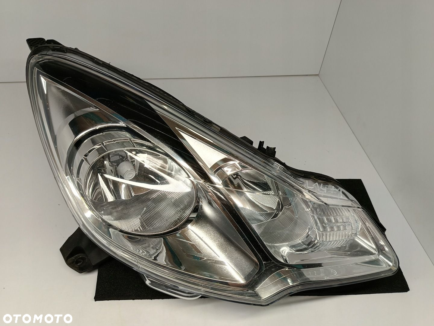 CITROEN C3 II DS3 LIFT 13- LAMPA PRAWA PRZÓD PRZEDNIA ZWYKŁA 9677033880 - 3