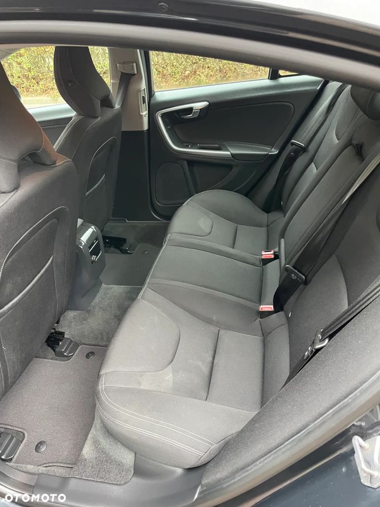 Volvo S60 T3 Kinetic - 12