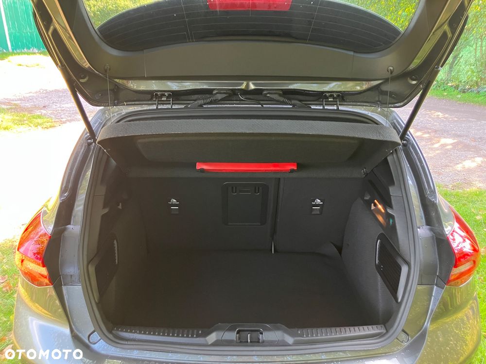 Ford Focus 1.0 EcoBoost Hybrid ST-LINE X - 20