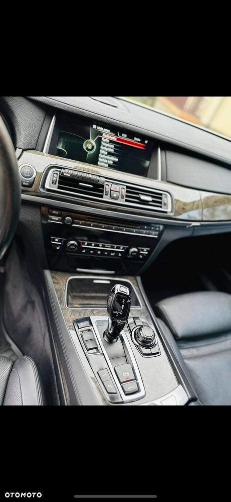 BMW Seria 7 750Li Edition Exclusive - 9
