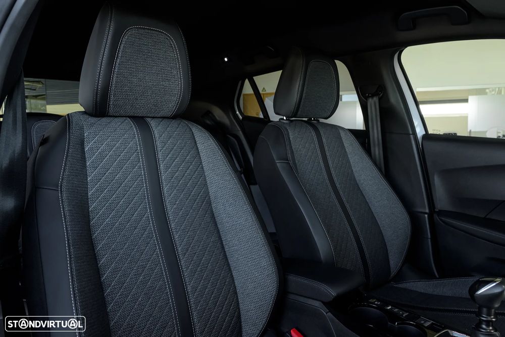 Peugeot 2008 1.2 PureTech Allure - 22