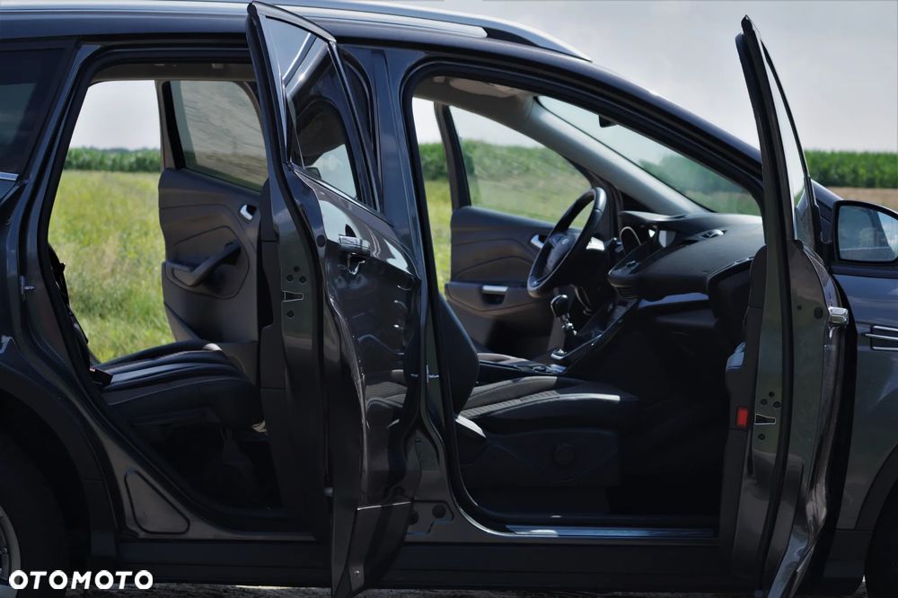 Ford Kuga - 27