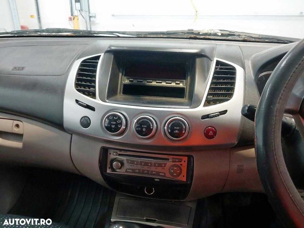 Dezmembrez Mitsubishi L200 2.5 Diesel 2013 - 5