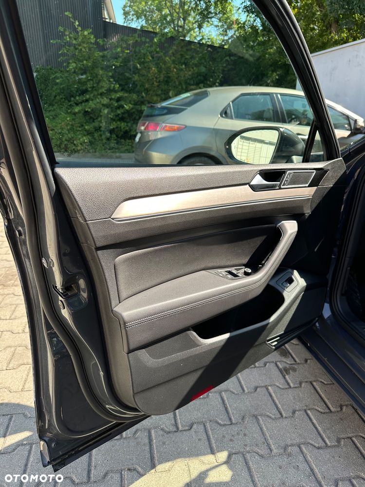 Volkswagen Passat - 15